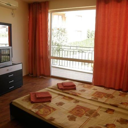 Family Hotel Dayana Beach Синеморец Экстерьер фото