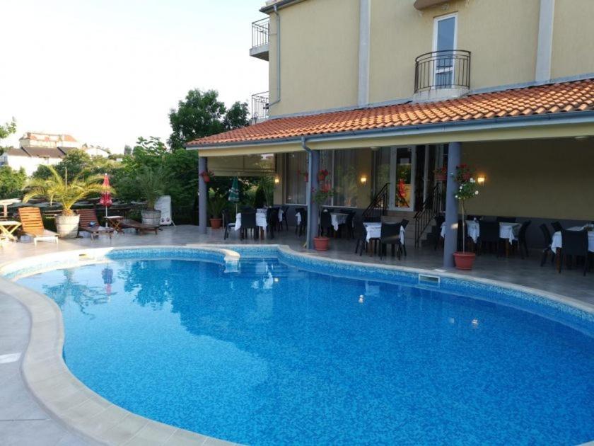 Family Hotel Dayana Beach Синеморец Экстерьер фото
